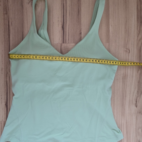 Lululemon top - Picture 8 of 9